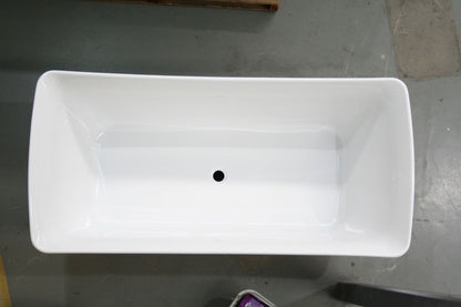 Lanark Bath Free Standing Dani White